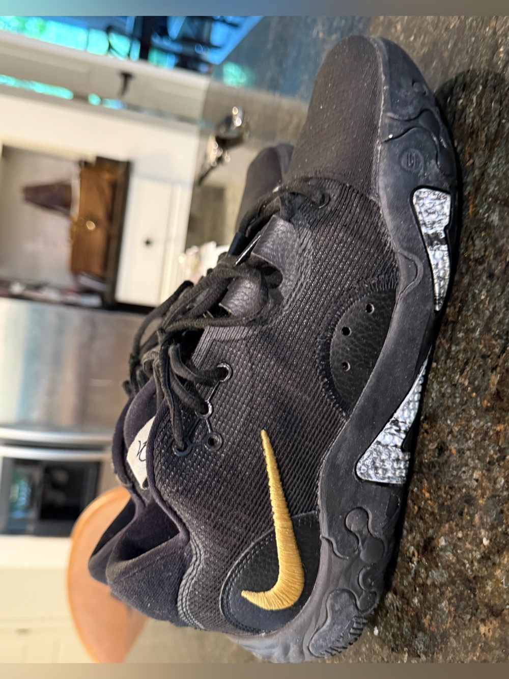Nike PG 6 Paul George Black Metallic Gold Basketball Sneakers Black - 10.5